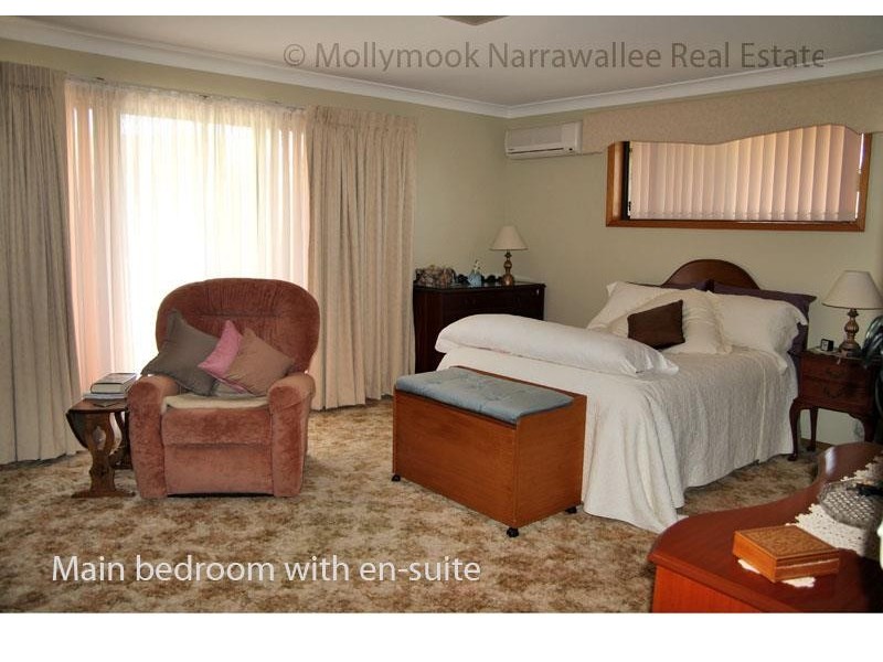 16 Booth Ave, Narrawallee NSW 2539
