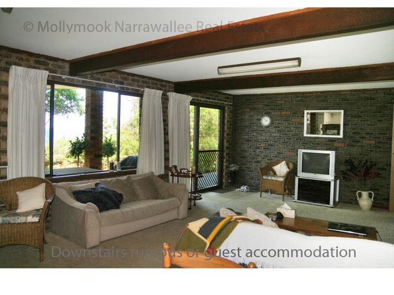 16 Booth Ave, Narrawallee NSW 2539