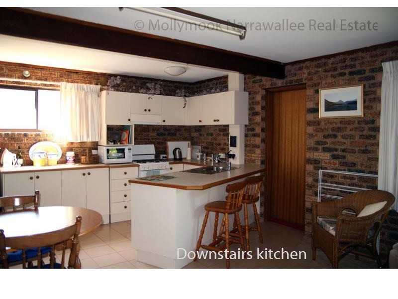 16 Booth Ave, Narrawallee NSW 2539