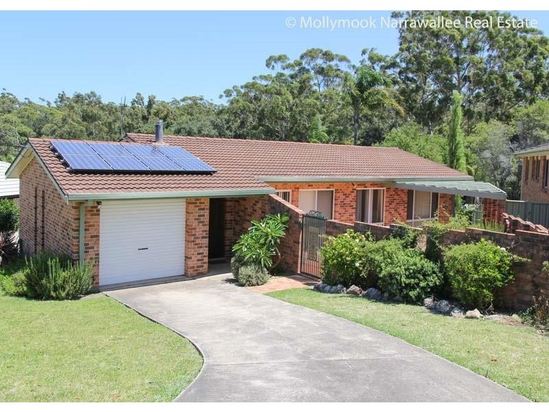 9 Valley Dr, Mollymook Beach NSW 2539