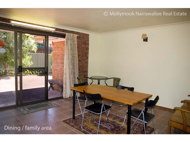42 Bangalow St, Narrawallee NSW 2539