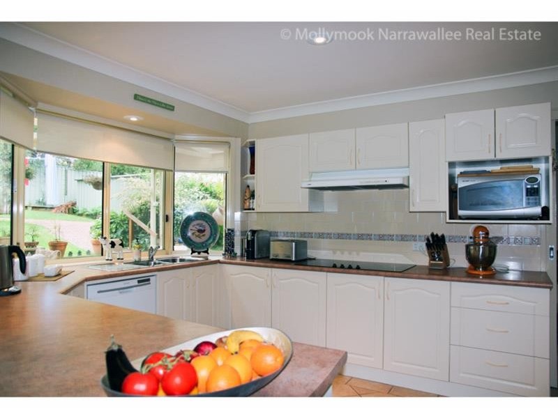 22 Scorpio Gr, Narrawallee NSW 2539