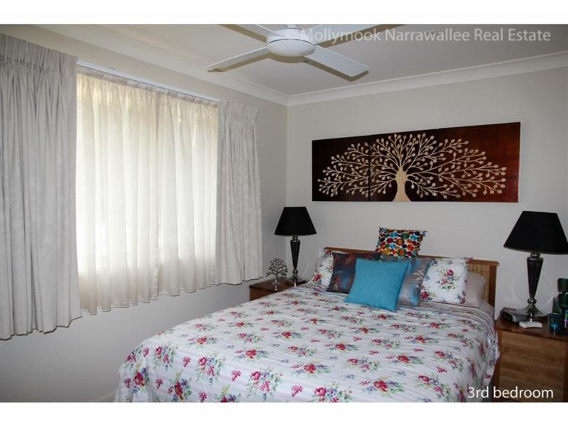 22 Scorpio Gr, Narrawallee NSW 2539