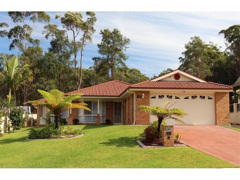 111 Leo Dr, Narrawallee NSW 2539