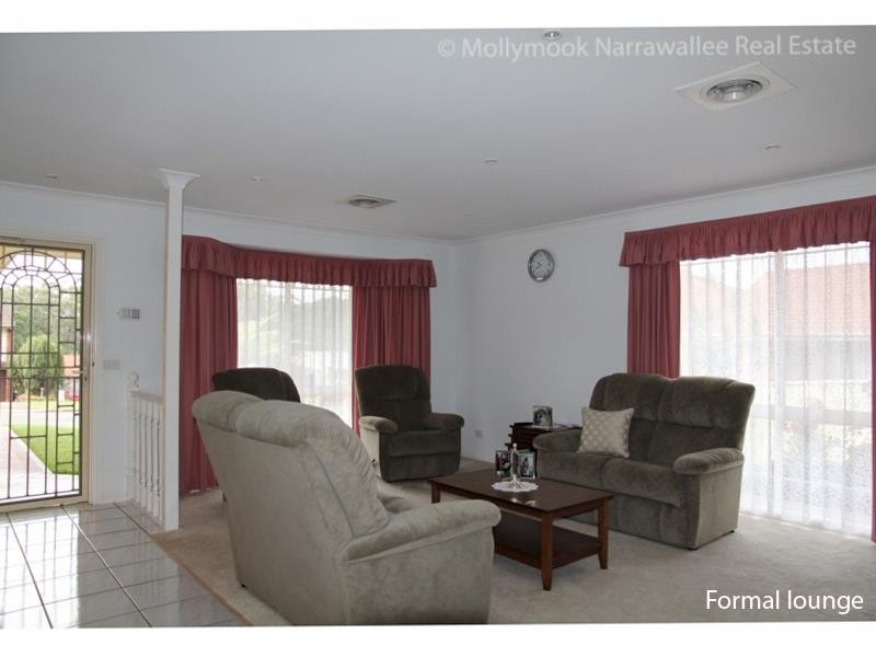 111 Leo Dr, Narrawallee NSW 2539