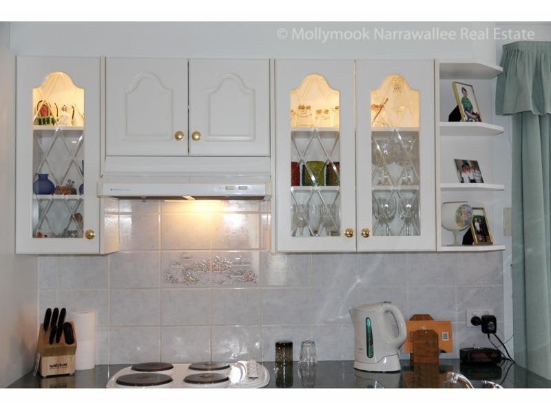 111 Leo Dr, Narrawallee NSW 2539
