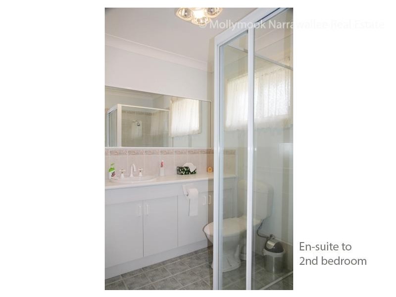 111 Leo Dr, Narrawallee NSW 2539