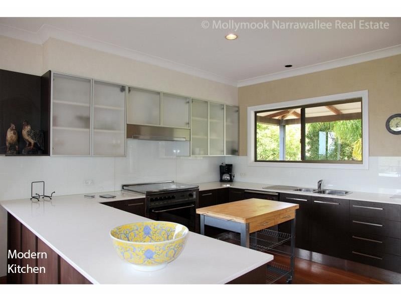 6 North East Pl, Mollymook Beach NSW 2539