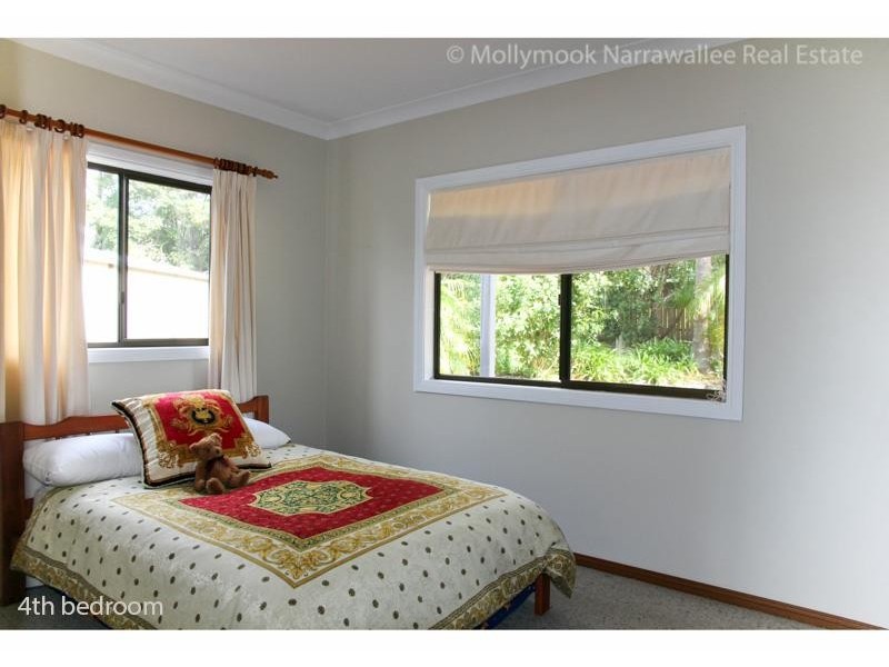 6 North East Pl, Mollymook Beach NSW 2539