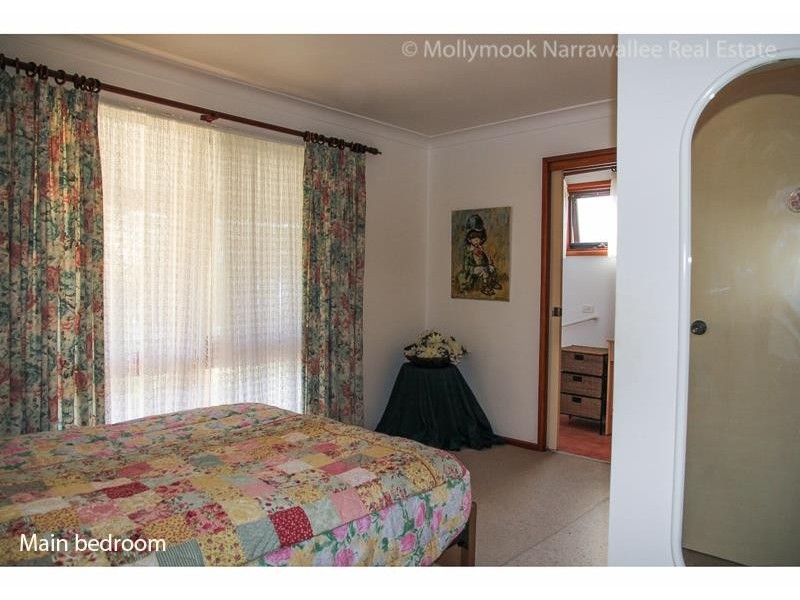 8 Woodglen Cres, Mollymook Beach NSW 2539