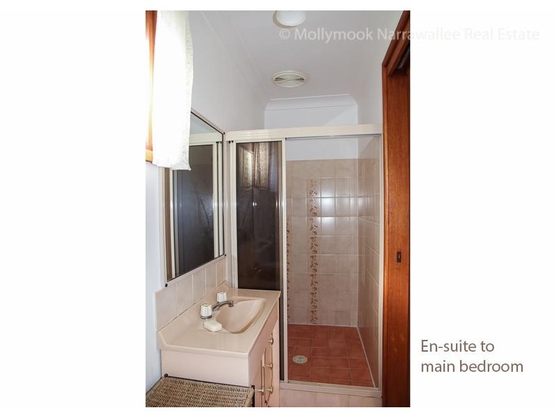 8 Woodglen Cres, Mollymook Beach NSW 2539