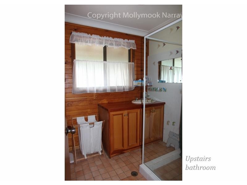 9 Bangalow St, Narrawallee NSW 2539