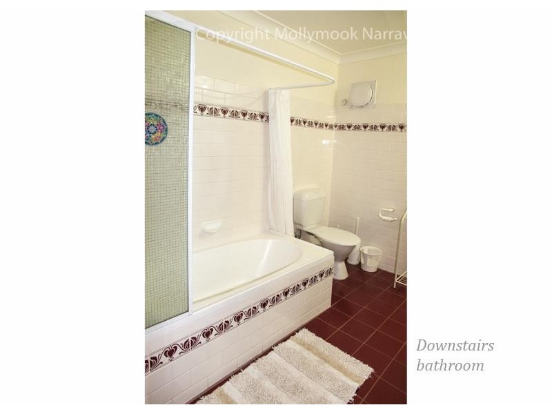 9 Bangalow St, Narrawallee NSW 2539