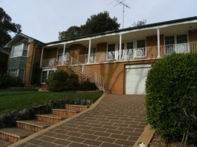 6 Hillside Pl, West Pennant Hills NSW 2125