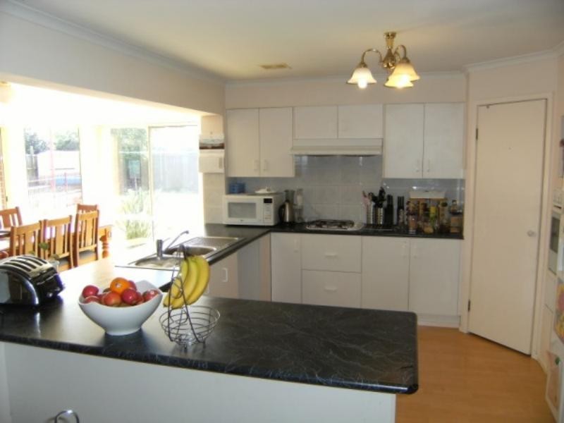 15 Freycinet Cl, Dural NSW 2158