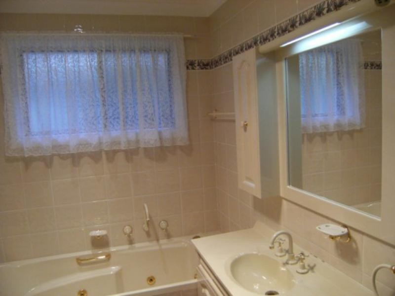 3 Garthowen Cres, Castle Hill NSW 2154