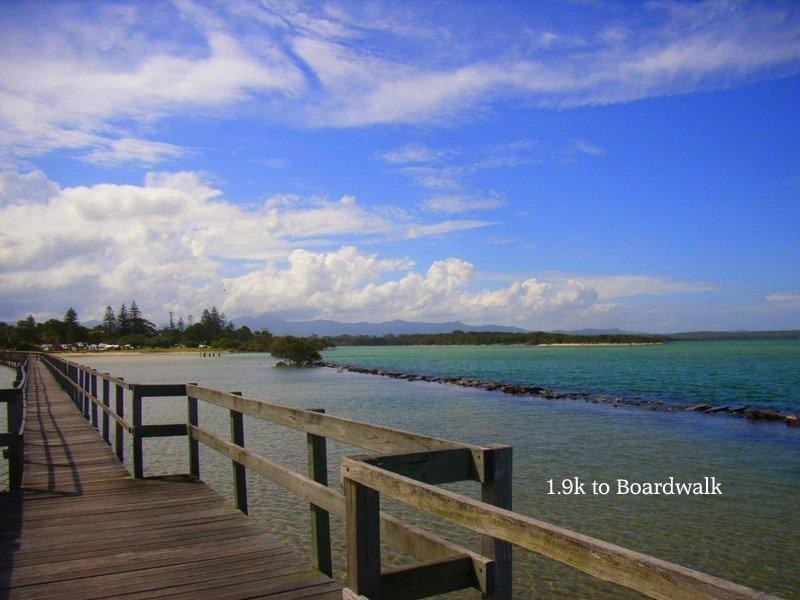 5 Marina  Cres, Urunga NSW 2455