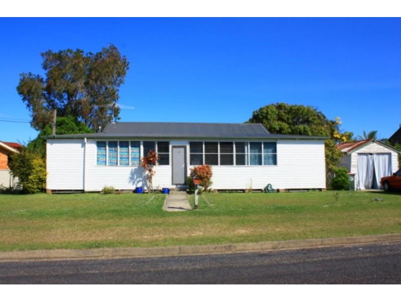 15 High St, Urunga NSW 2455