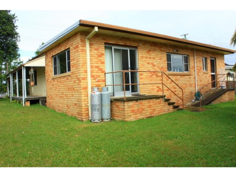 32 South St, Urunga NSW 2455