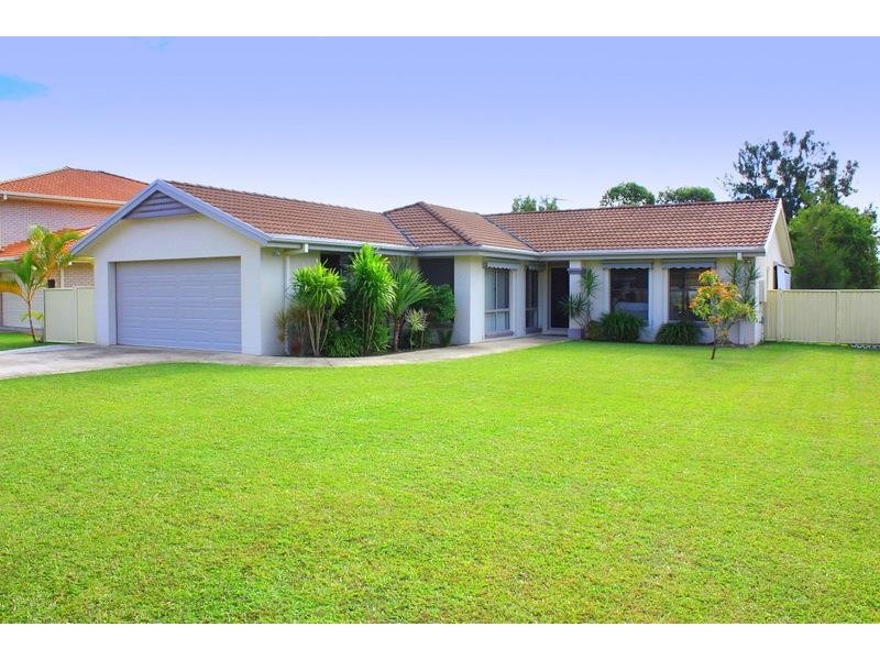 12 Lake Ct, Urunga NSW 2455