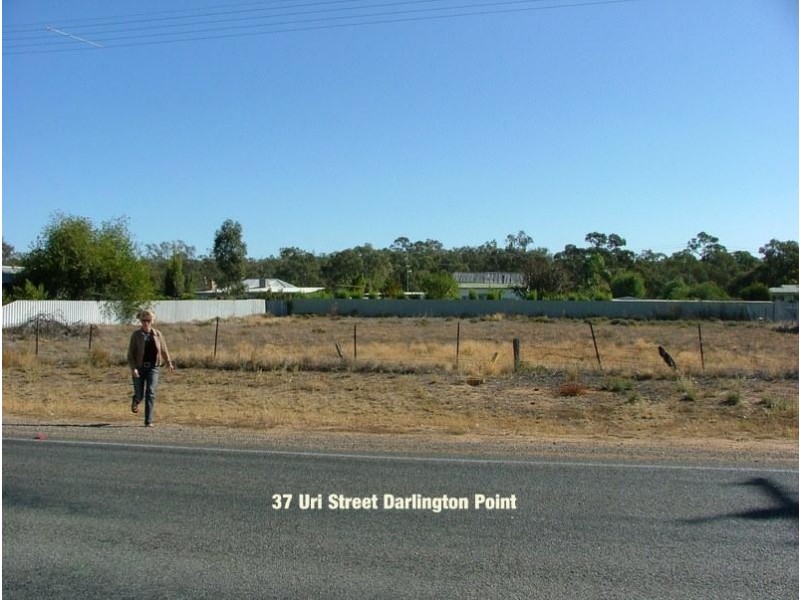 37 Uri St, Darlington Point NSW 2706