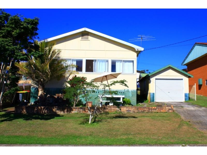 13 Pilot  St, Urunga NSW 2455