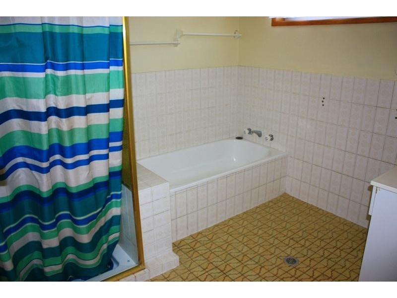 11 Crescent  St, Urunga NSW 2455