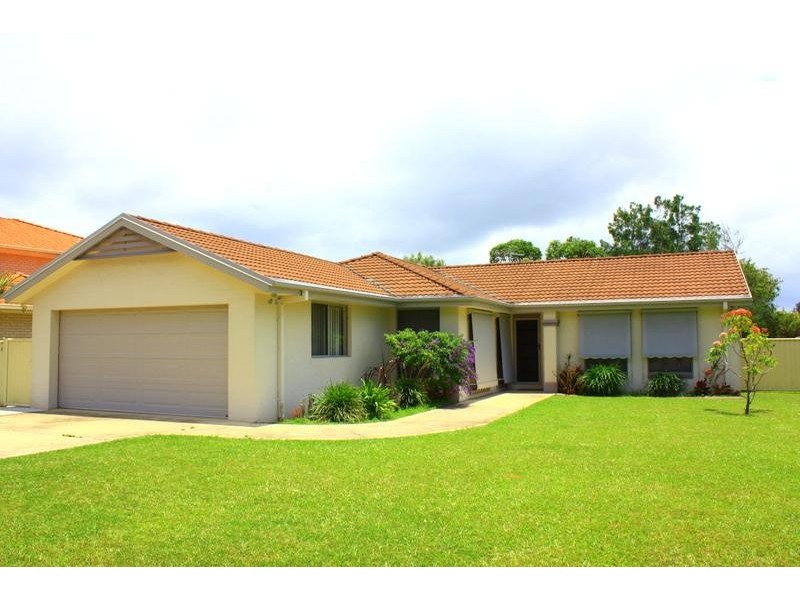 12 Lake Ct, Urunga NSW 2455
