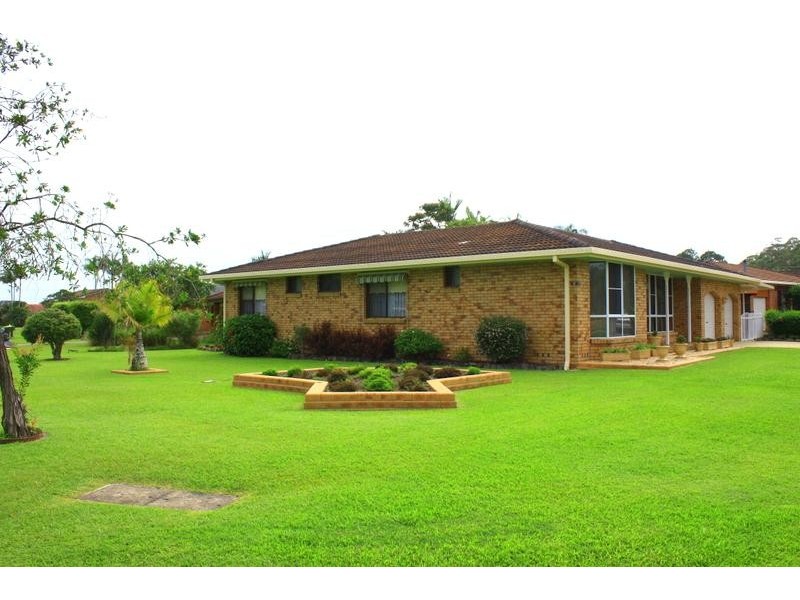 2 Burrawong Pde, Urunga NSW 2455