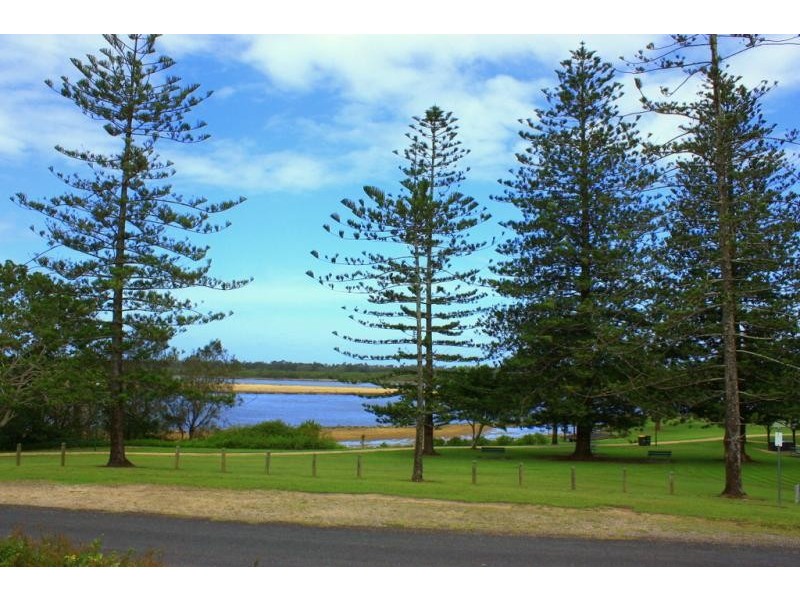 6/7 ‘Kythera Court’ Morgo St, Urunga NSW 2455