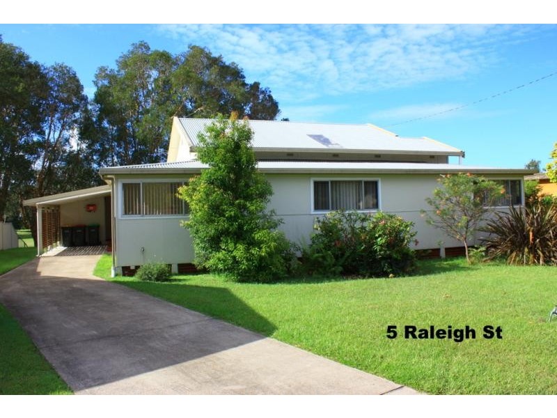 5 Raleigh  St, Urunga NSW 2455