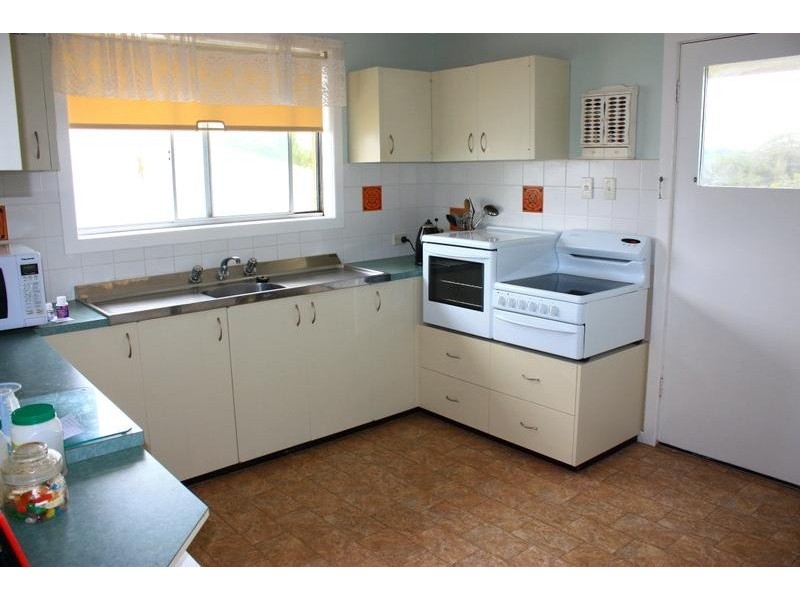 31 High St, Urunga NSW 2455