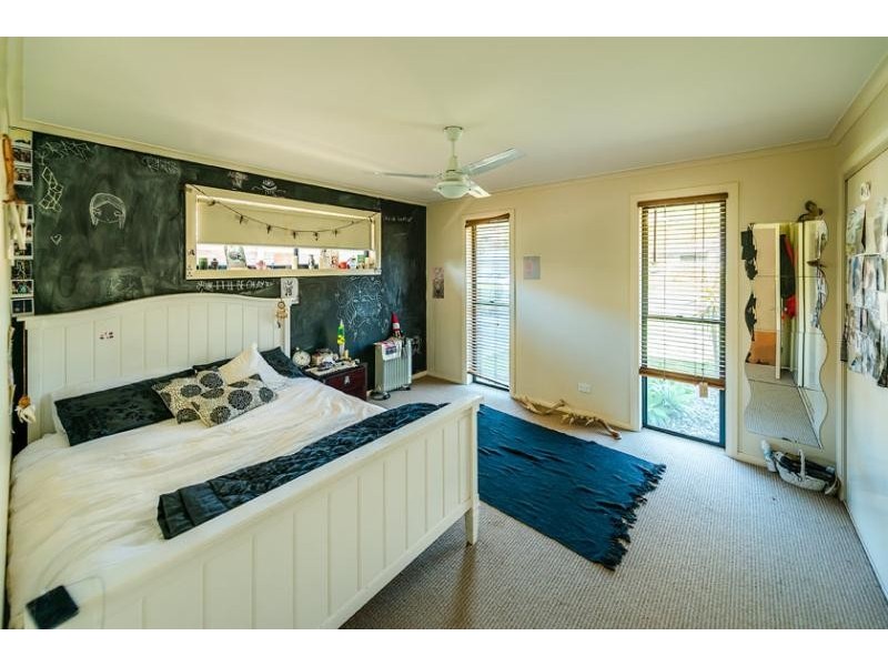 6 Lake  Ct, Urunga NSW 2455
