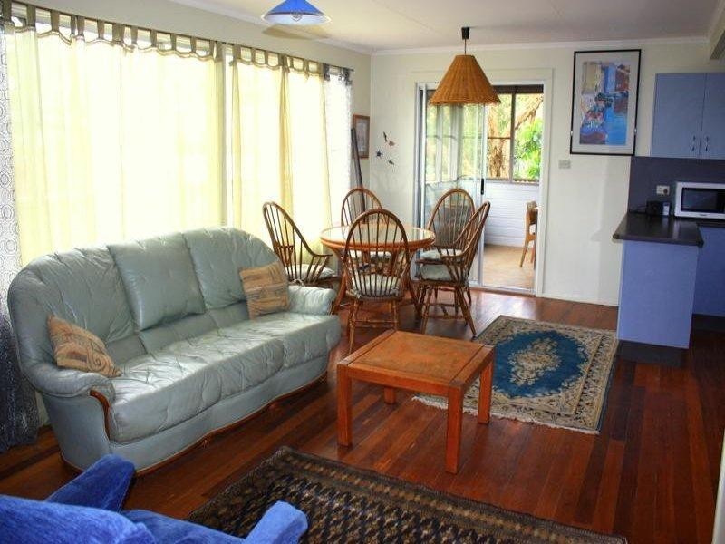 9 Rowley St, Mylestom NSW 2454