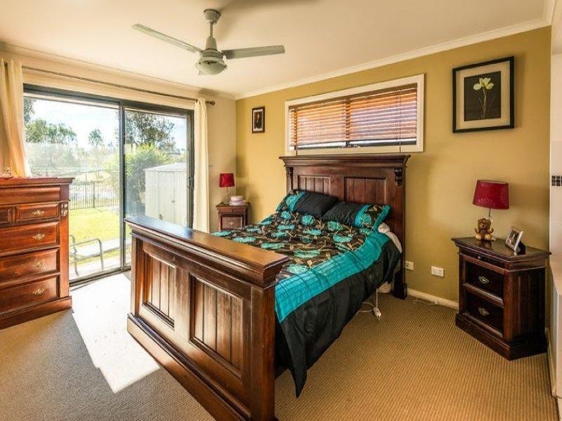 6 Lake  Ct, Urunga NSW 2455