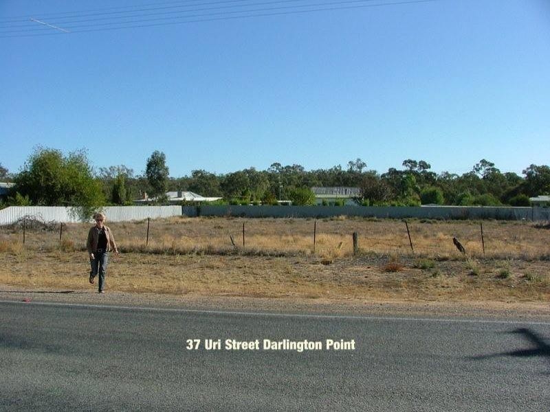 37 Uri St, Darlington Point NSW 2706