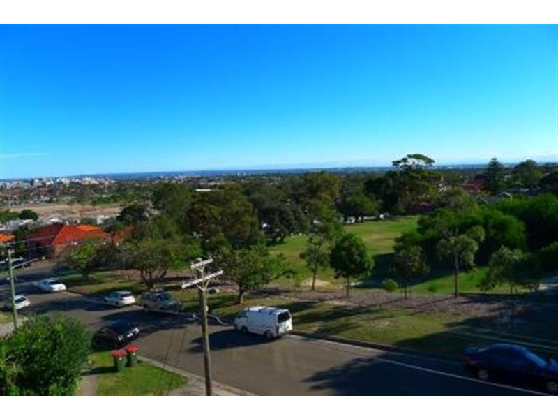 9/7 Hendy Ave, Coogee NSW 2034