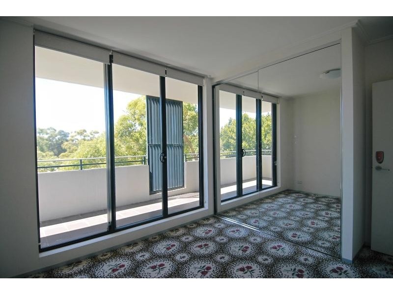 B304/9 Hunter St, Waterloo NSW 2017