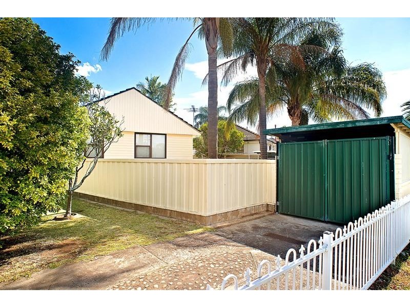 2 Hilda St, Bass Hill NSW 2197