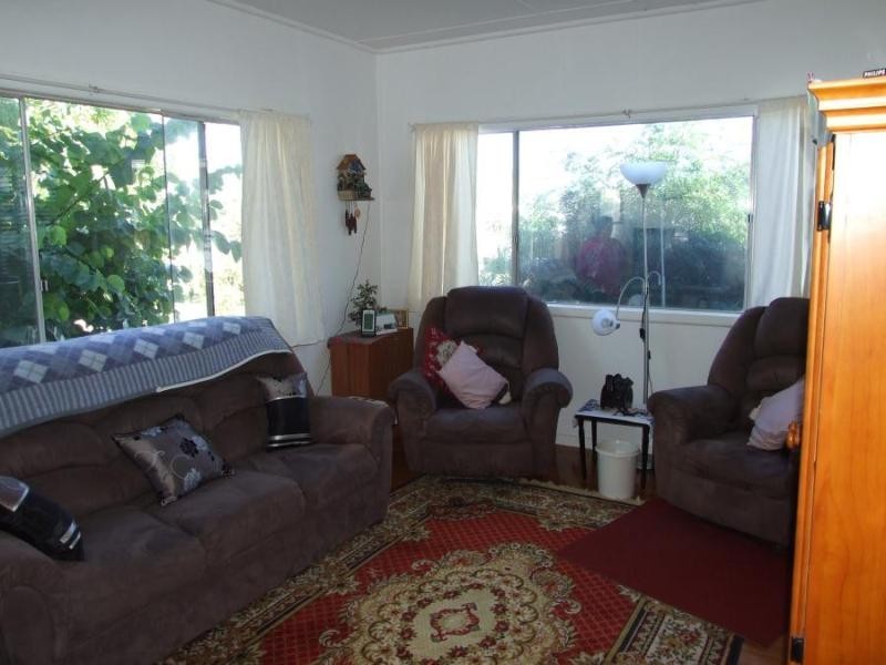 35 Railway Pde, Gravesend NSW 2401