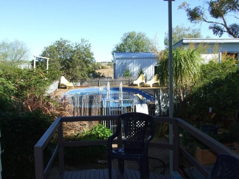 35 Railway Pde, Gravesend NSW 2401