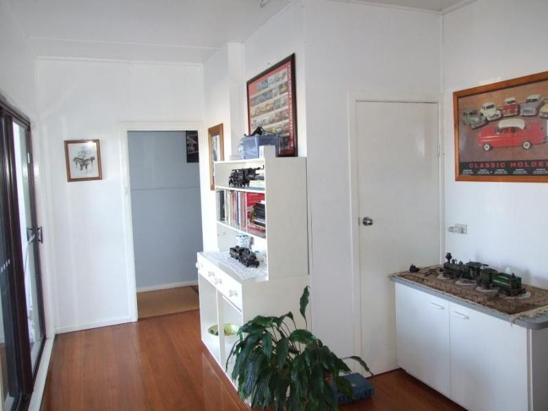 35 Railway Pde, Gravesend NSW 2401