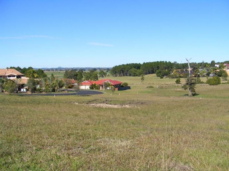 8 Martin  Cres, Junction Hill NSW 2460