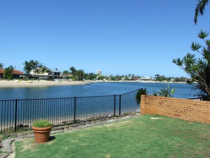 66 Mallawa Dr, Palm Beach QLD 4221