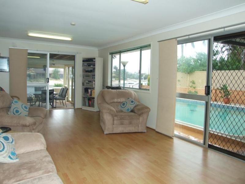 66 Mallawa Dr, Palm Beach QLD 4221