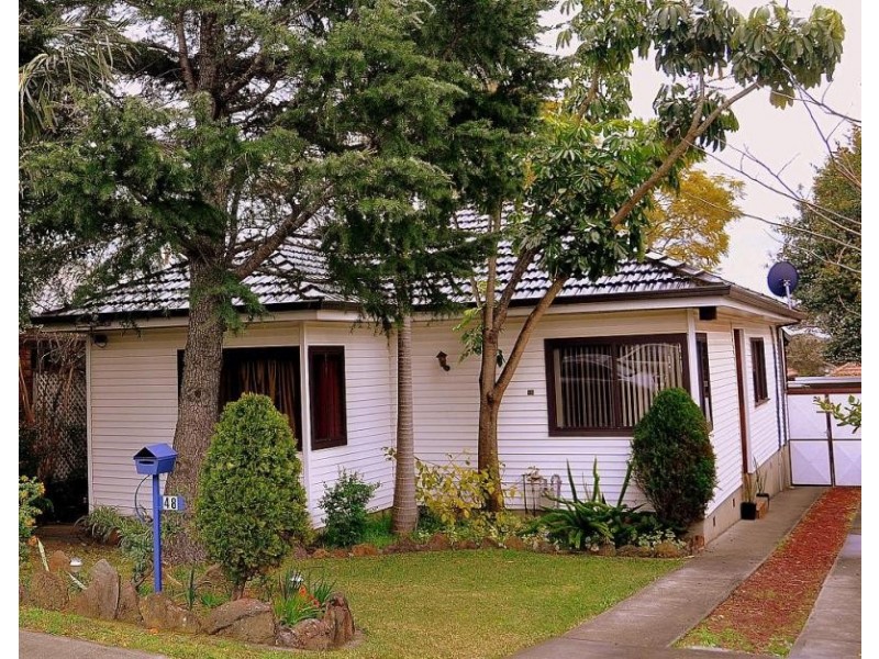 48 Meadowland Rd, Peakhurst NSW 2210