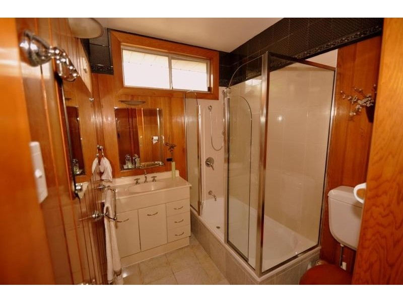 48 Meadowland Rd, Peakhurst NSW 2210