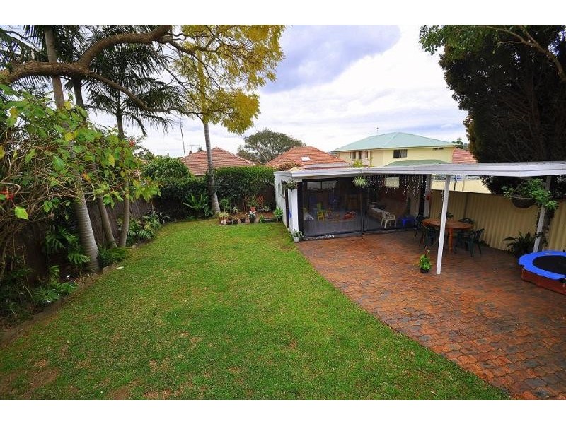 48 Meadowland Rd, Peakhurst NSW 2210
