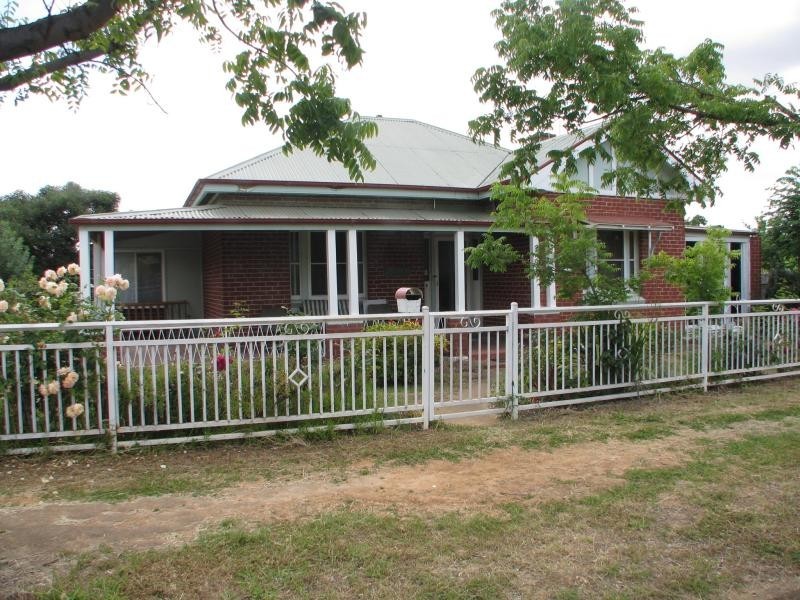 9 Waddel St, Canowindra NSW 2804