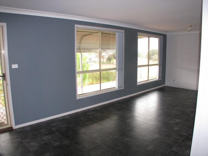 1 Lynn St, Canowindra NSW 2804